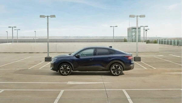 Citroen C4 X – Profil